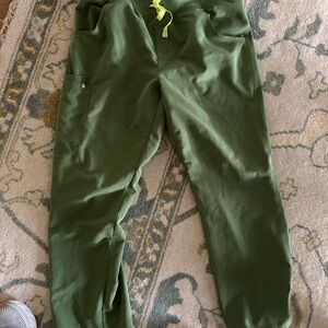 Figs Fern Green scrub pants size L petite